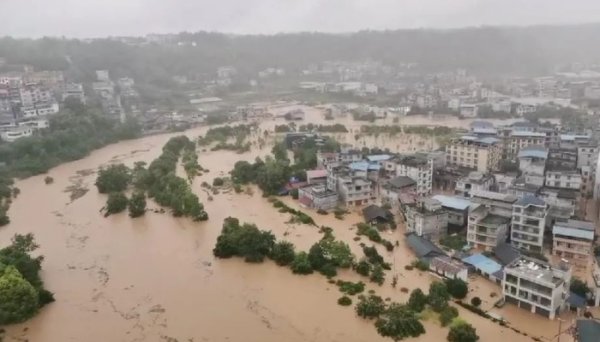 博远配资 湖南龙山县暴雨成灾致37名中考生缺考，一小区3人在地下车库失联