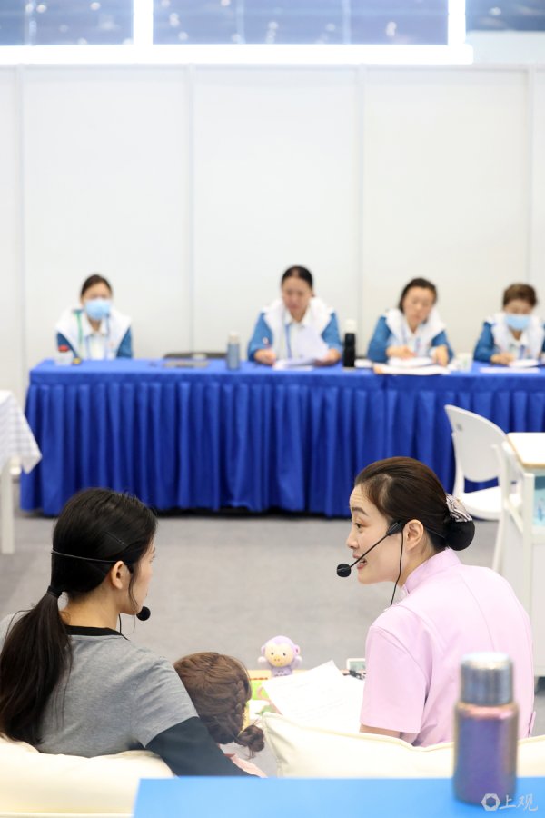 好多牛 城事｜育婴赛事引围观，看“豆豆按摩”被萌到